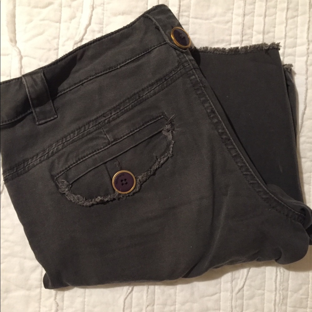Billabong Shorts - Picture 2 of 4